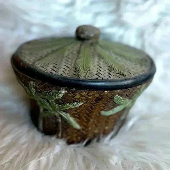 Vintage Heavy Metal Palm Tree Design Container with Lid, Tropical Decor - Picture 1 of 9
